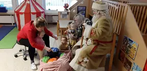 Dedek Mraz je obiskal tudi najmlajše otroke
