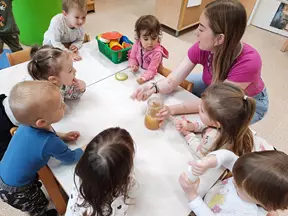 Le katera sladka snov se skriva v tem steklenem kozarcu?